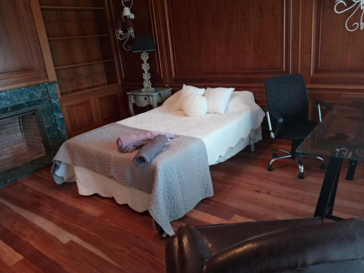 Patricia Hotel Villaviciosa de Odon Ngoại thất bức ảnh